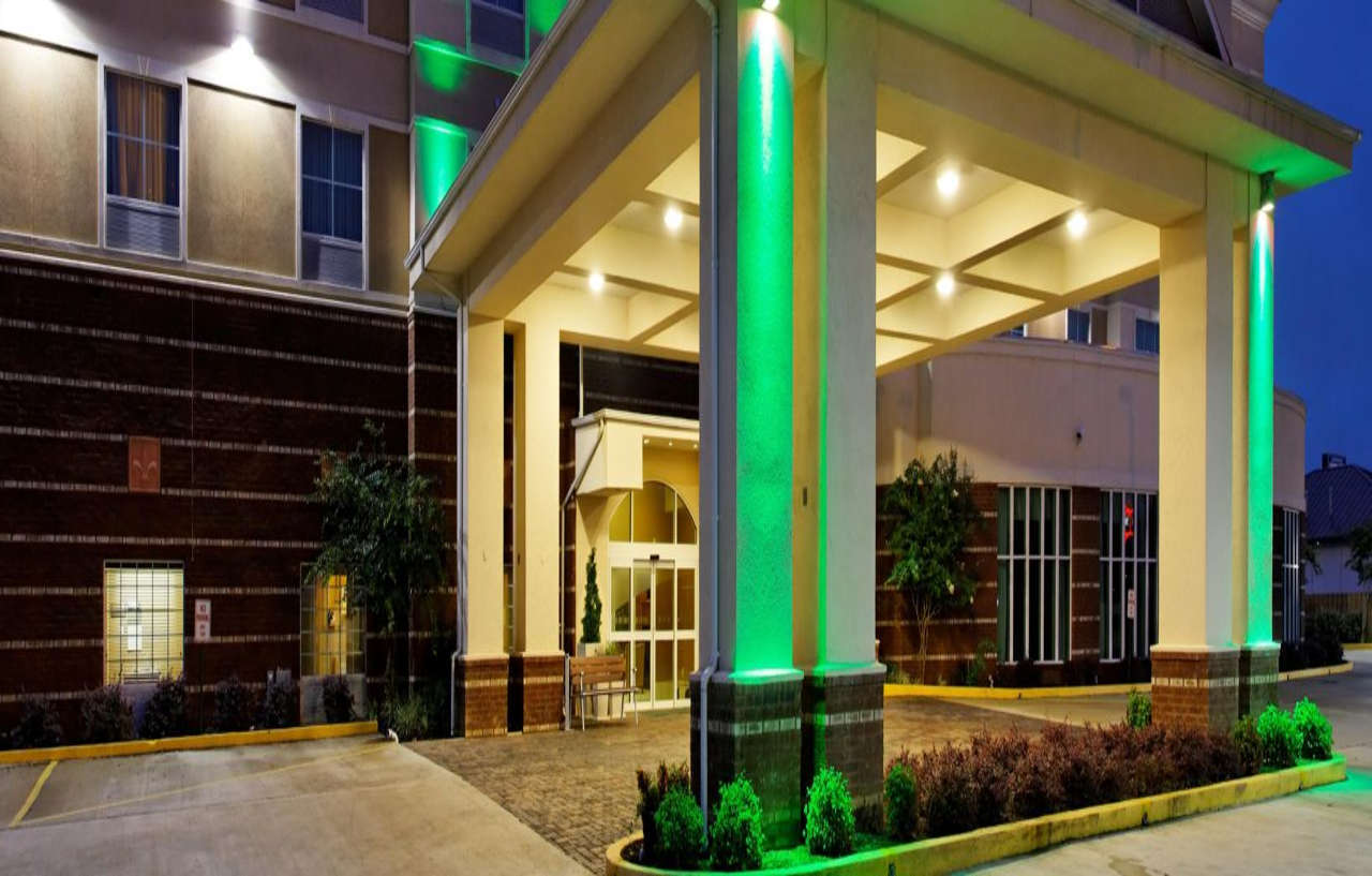 Holiday Inn Hotels Batesville, An Ihg Hotel Exterior photo